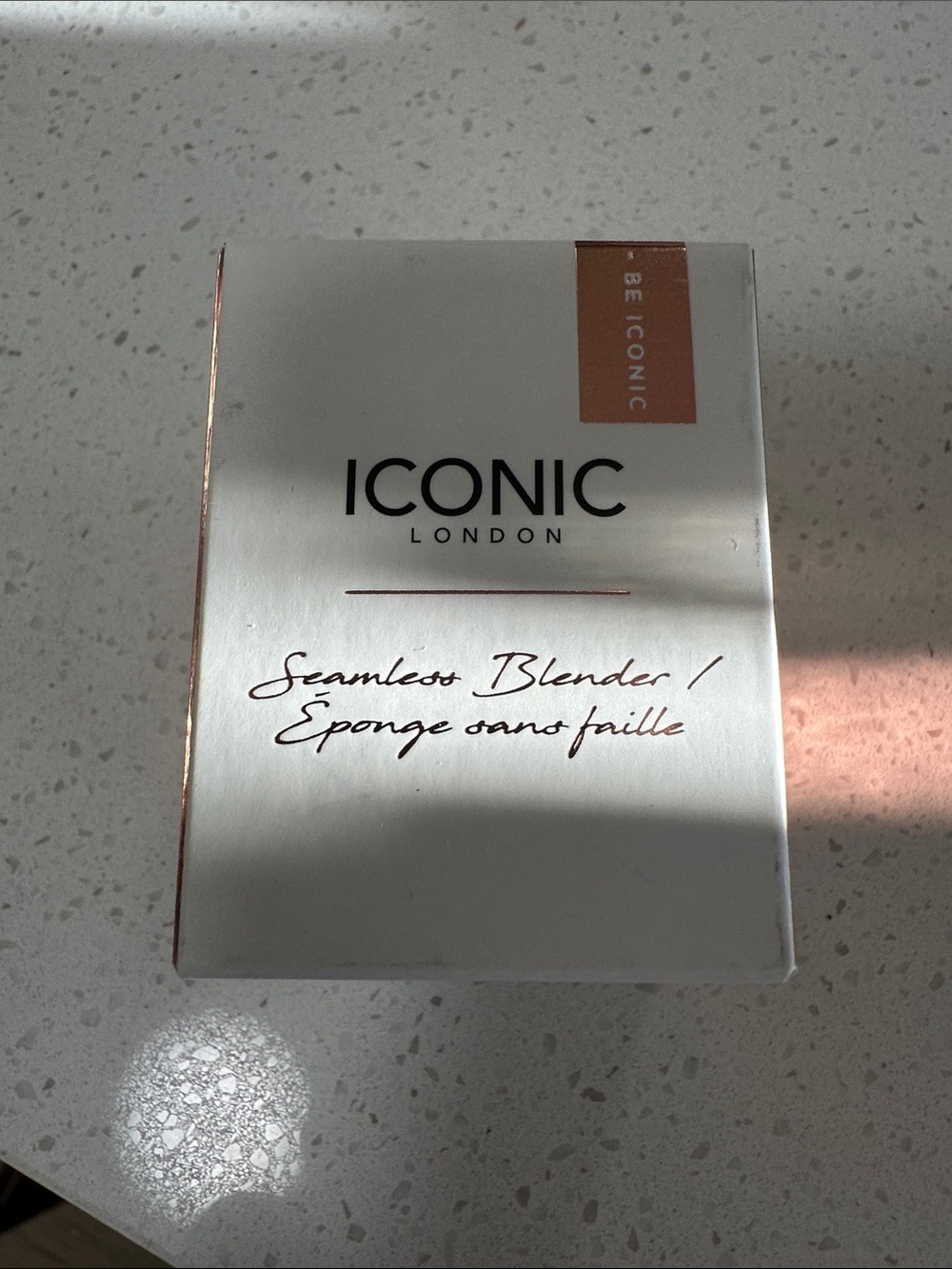 ICONIC London Seamless Blender -ultimate complexion tool for expert blending